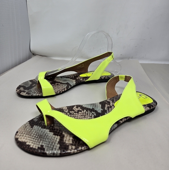 Jeffrey Campbell Womens Sandels Sz 8 Flats Sling Back Thong Toe Bright Yellow - Picture 4 of 12